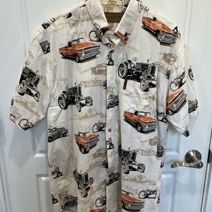 Clearwater outfitters size large, short sleeve, casual button-down shirt.